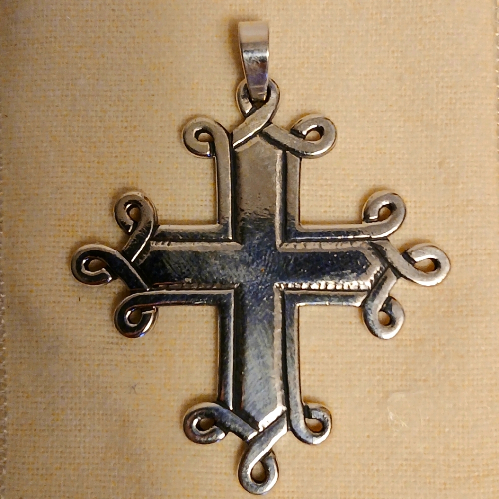 Retired James Avery Boucle Cross Pendant